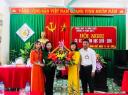 Đại biểu tặng hoa chúc mừng 1.1.jpg - 
